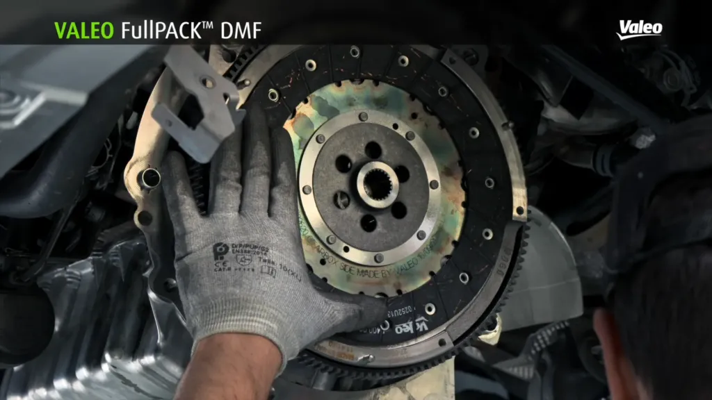 Valeo 837566 Clutch Kit FULLPACK DMF (with Dual-Mass Flywheel & CSC) Tiida